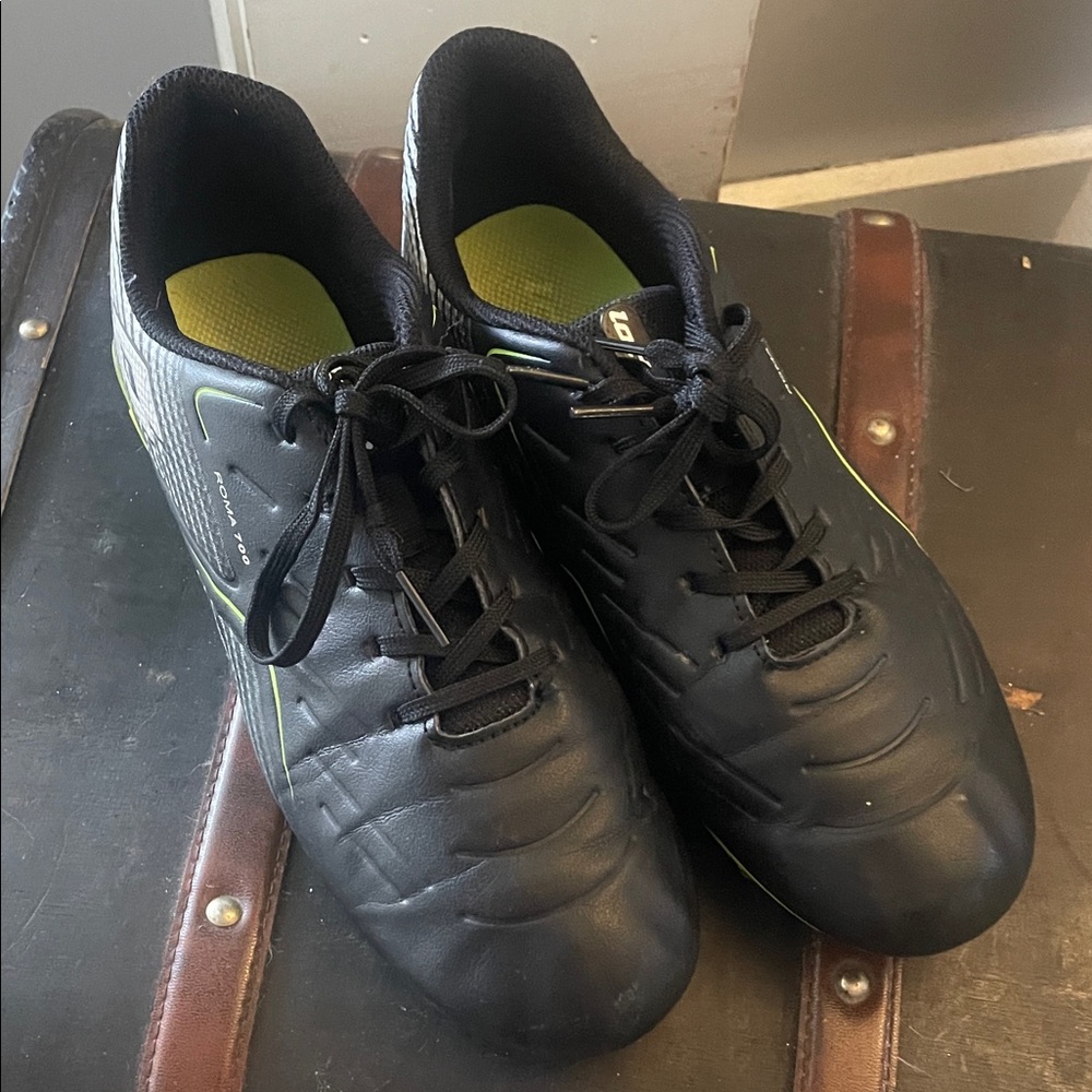 Roma Black and Green gently worn soccer cleats